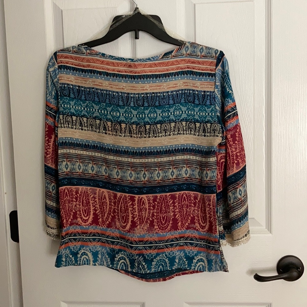 Colorful blouse - Picture 2 of 2